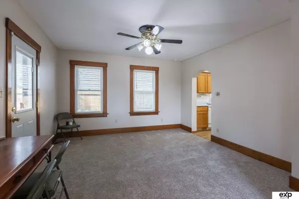 2104 F Street, Omaha, NE 68107