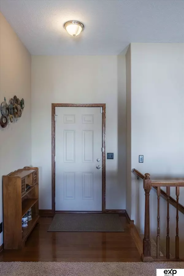 19506 Cottonwood Circle, Elkhorn, NE 68022