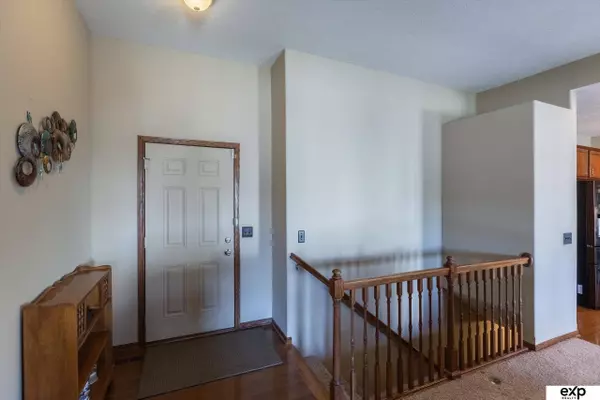 19506 Cottonwood Circle, Elkhorn, NE 68022