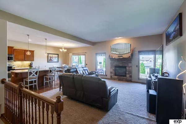 19506 Cottonwood Circle, Elkhorn, NE 68022