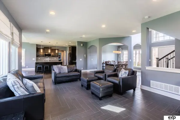 19721 O Circle, Omaha, NE 68135