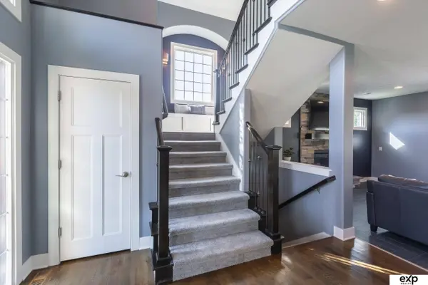 19721 O Circle, Omaha, NE 68135