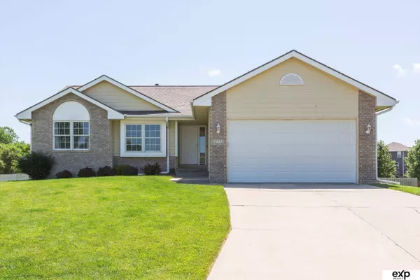 21113 Flagstone Circle, Gretna, NE 68028