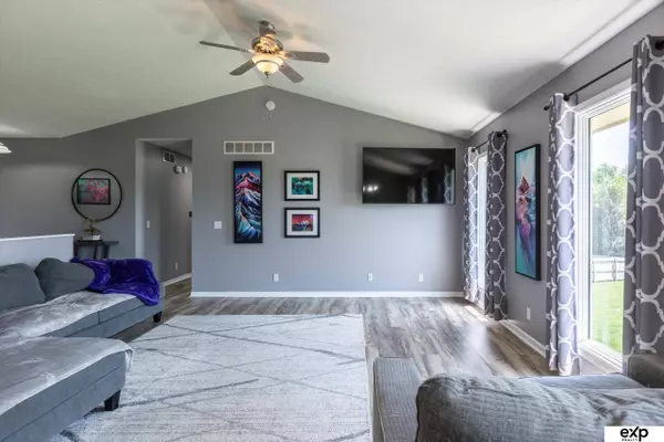 21113 Flagstone Circle, Gretna, NE 68028