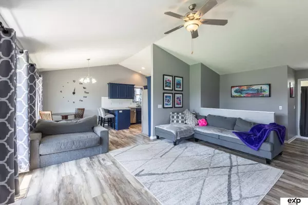 21113 Flagstone Circle, Gretna, NE 68028