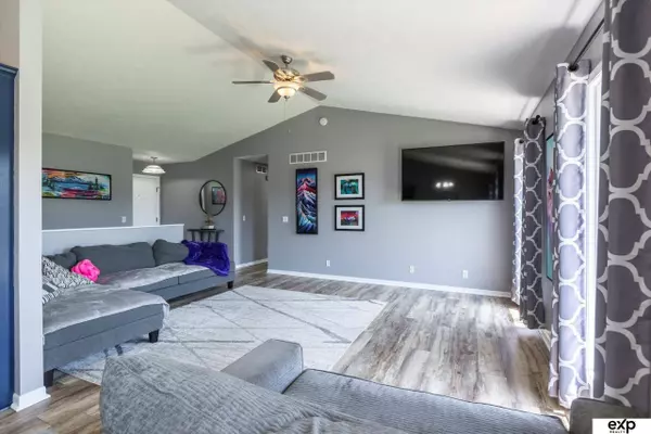 21113 Flagstone Circle, Gretna, NE 68028