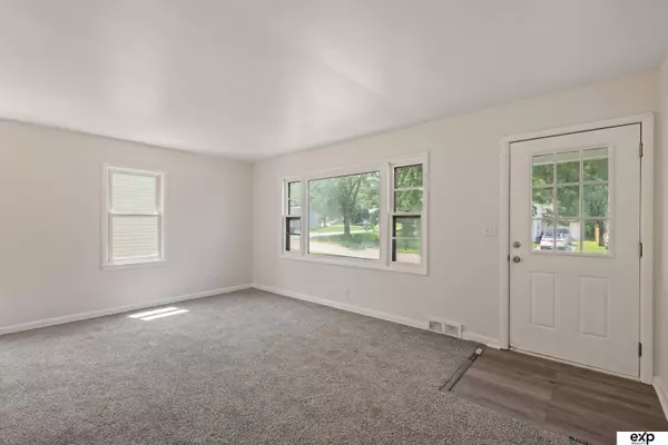 3705 N 56th Street, Omaha, NE 68104