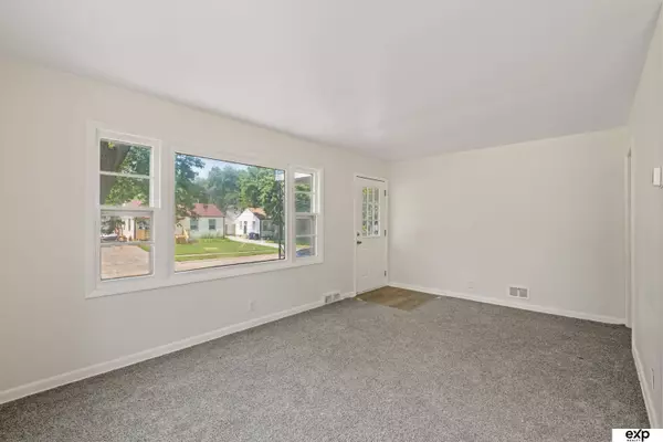 3705 N 56th Street, Omaha, NE 68104