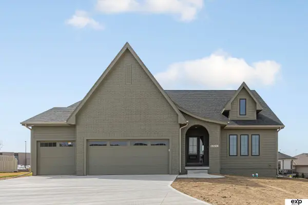 10212 S 180th Avenue Circle, Omaha, NE 68136