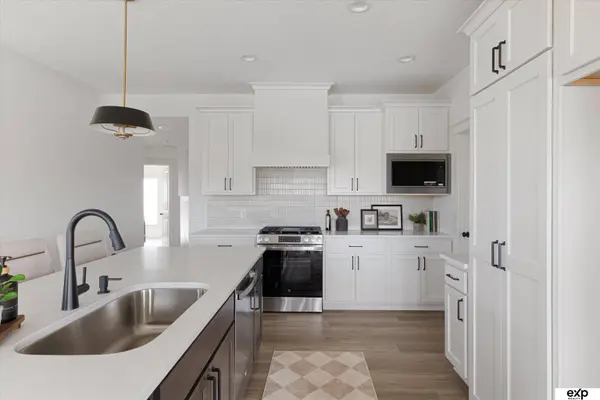 10212 S 180th Avenue Circle, Omaha, NE 68136