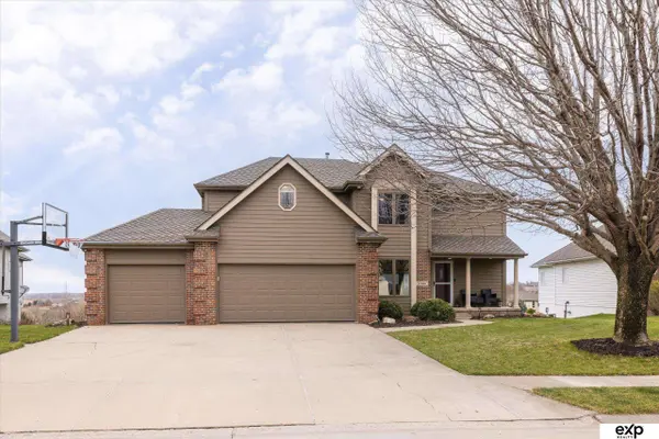 17606 Prestwick Avenue, Omaha, NE 68136