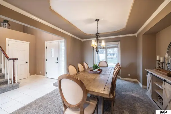 17606 Prestwick Avenue, Omaha, NE 68136