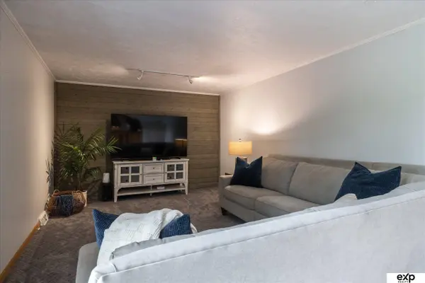 5073 S 159th Circle, Omaha, NE 68135