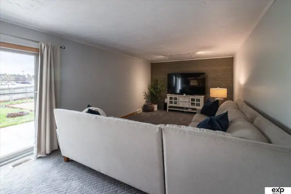 5073 S 159th Circle, Omaha, NE 68135