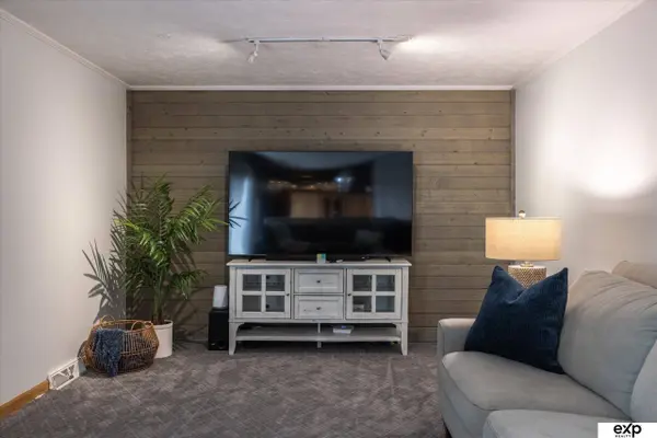 5073 S 159th Circle, Omaha, NE 68135