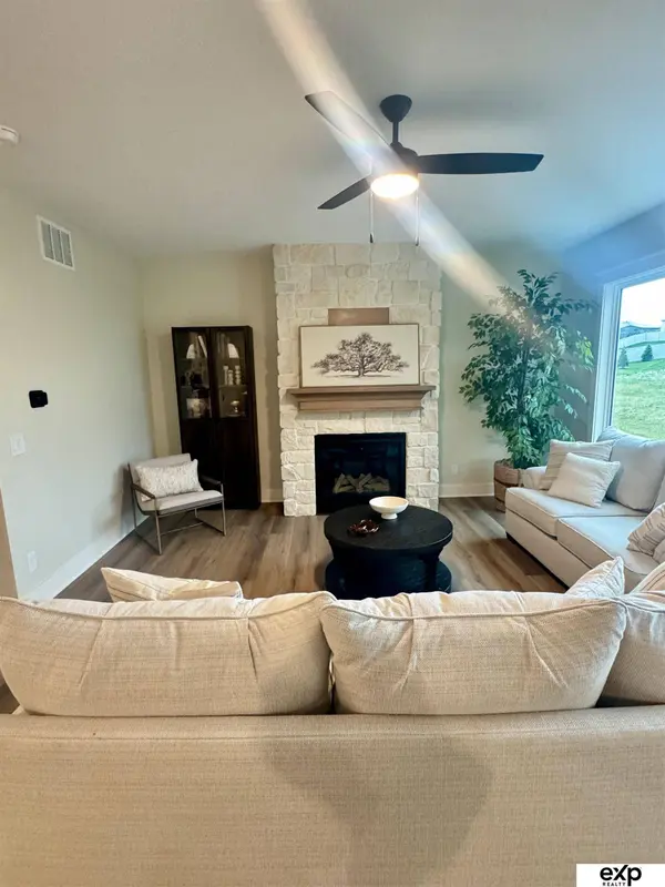 10010 S 184th Street, Omaha, NE 68136