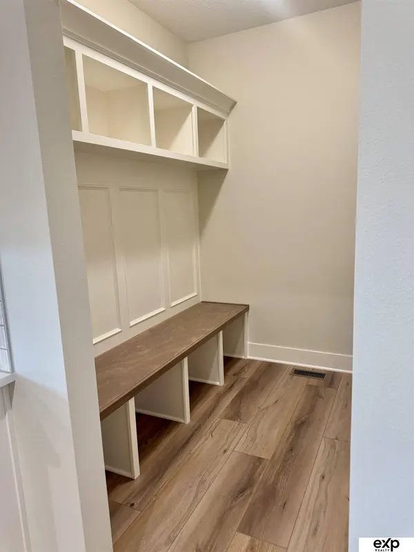 10010 S 184th Street, Omaha, NE 68136