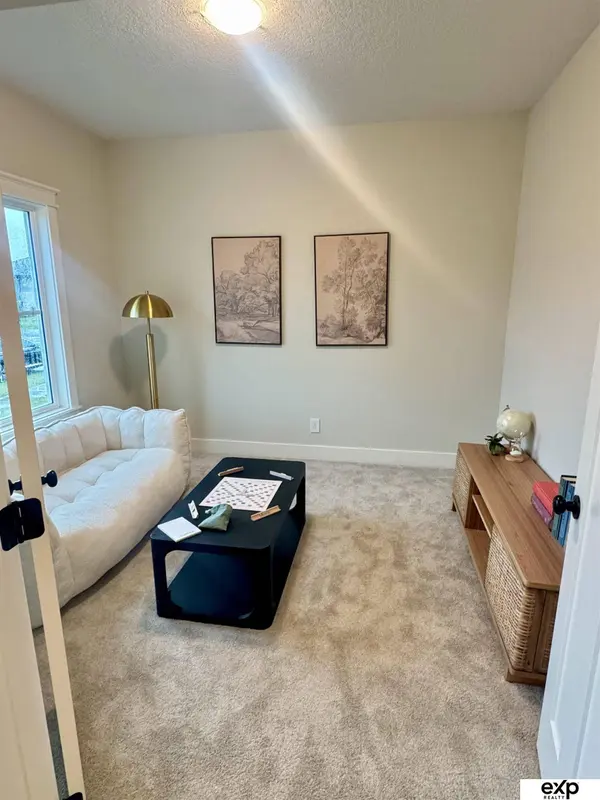 10010 S 184th Street, Omaha, NE 68136