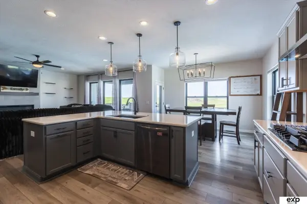 10002 S 191 AVE, Gretna, NE 68136