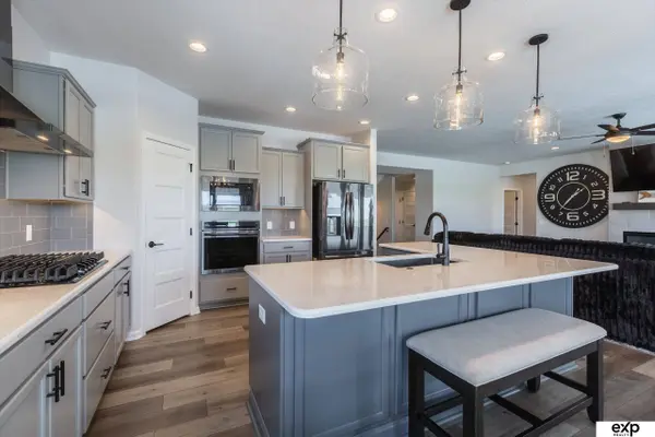 10002 S 191 AVE, Gretna, NE 68136