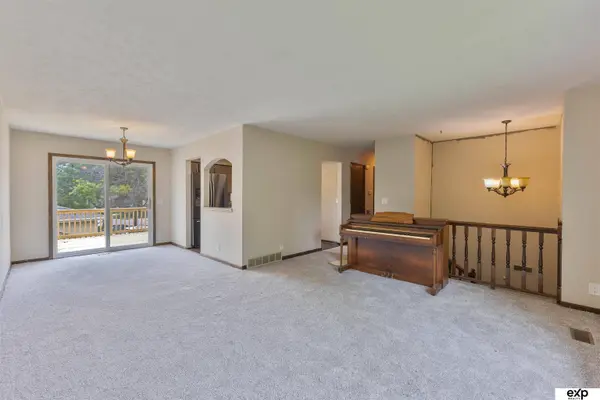 8304 S 49th AVE, Omaha, NE 68147