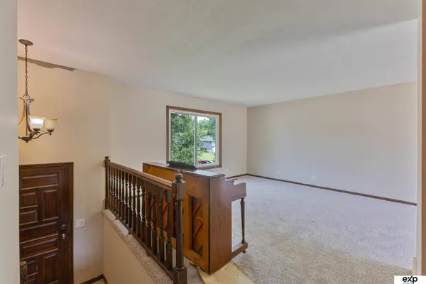 8304 S 49th AVE, Omaha, NE 68147