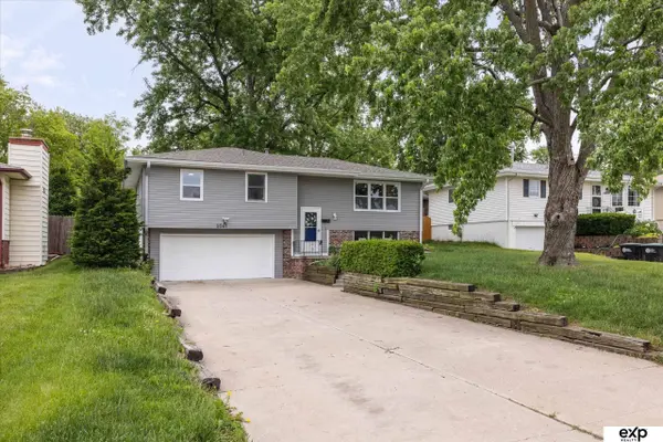 5041 S 93rd ST, Omaha, NE 68127