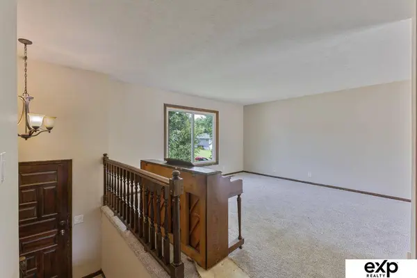 8304 S 49th AVE, Omaha, NE 68157