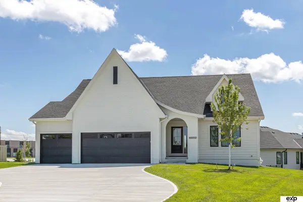 10212 S 180th Avenue Circle, Omaha, NE 68136