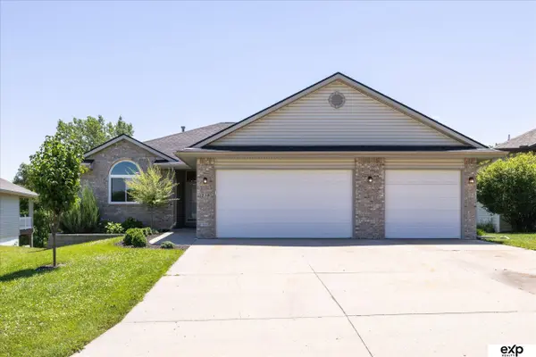 230 E View DR, Council Bluffs, IA 51503