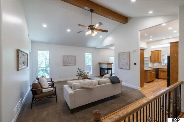 230 E View DR, Council Bluffs, IA 51503