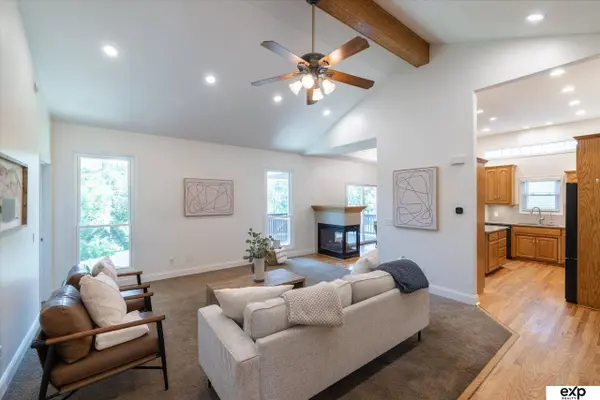 230 E View DR, Council Bluffs, IA 51503