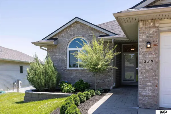 230 E View DR, Council Bluffs, IA 51503