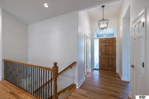 230 E View DR, Council Bluffs, IA 51503