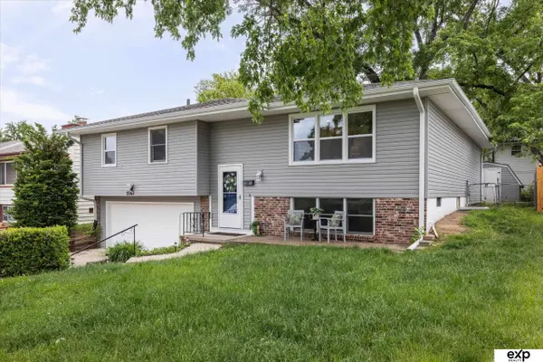 5041 South 93 ST, Omaha, NE 68127