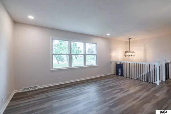 5041 South 93 ST, Omaha, NE 68127