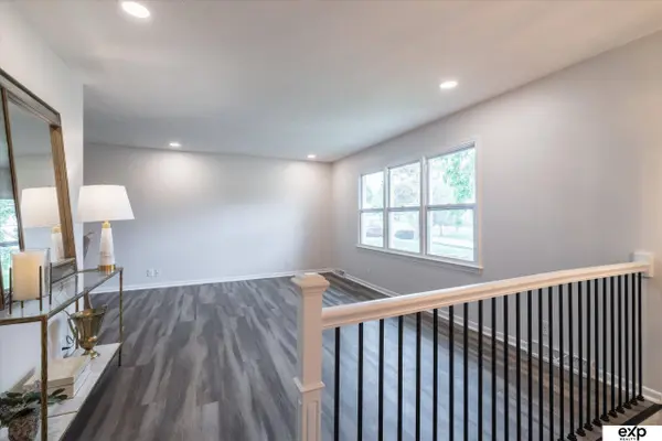 5041 South 93 ST, Omaha, NE 68127