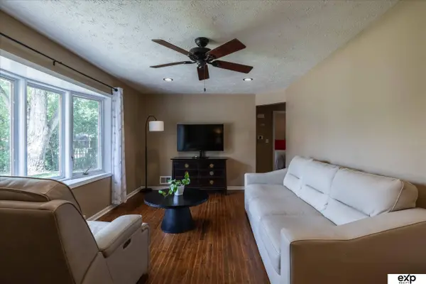 8533 Lafayette AVE, Omaha, NE 68114