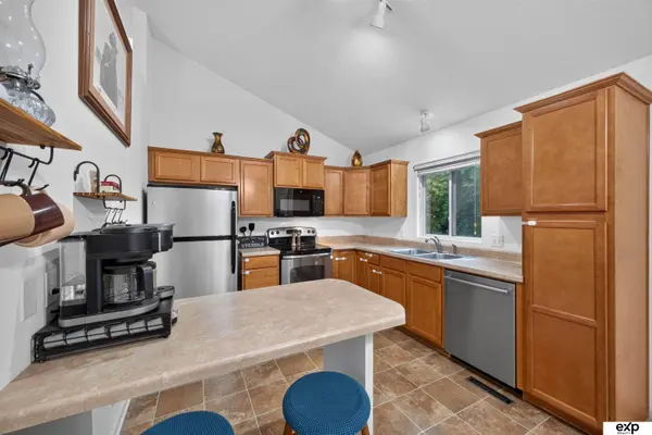 11325 S 212th ST, Gretna, NE 68028