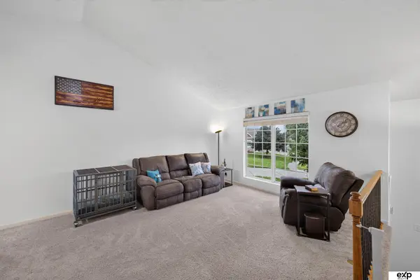 11325 S 212th ST, Gretna, NE 68028