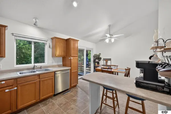 11325 S 212th ST, Gretna, NE 68028