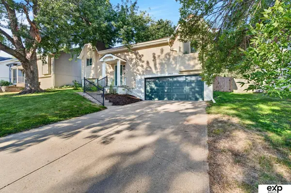 8502 S 143rd ST, Omaha, NE 68138