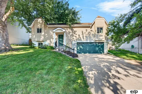 8502 S 143rd ST, Omaha, NE 68138