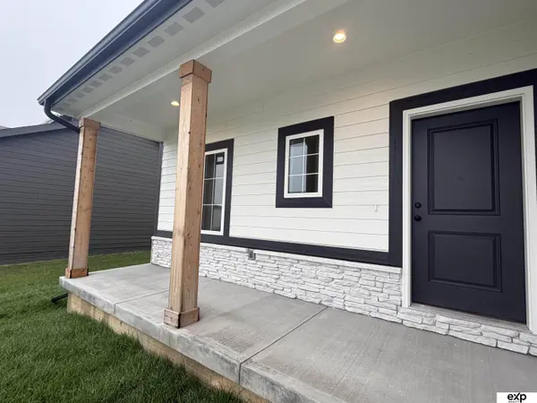 17608 Potter ST, Bennington, NE 68007