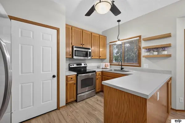 15529 Margo ST, Omaha, NE 68138