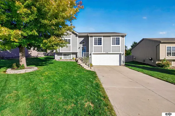 11305 S 212th ST, Gretna, NE 68028