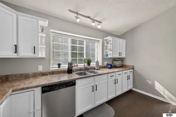 11305 S 212th ST, Gretna, NE 68028