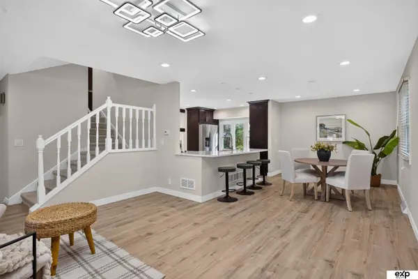 136 Bellevue BLVD S, Bellevue, NE 68005