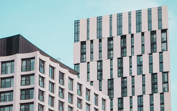 Markham Condo Prices Down 9.7%: Should You Buy, Hold or Sell?