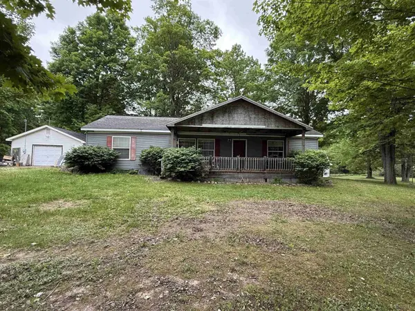 10263 Maple Valley Road, Abbottsford, MI 48624-9111